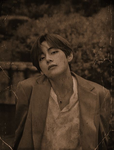 Classic Taehyung, Kpop Vintage, Taehyung's Art, Taehyung Aesthetic, Classic Vibe, Bts Aesthetic Pictures, Art Station, Kim Taehyung Wallpaper, Bts Drawings