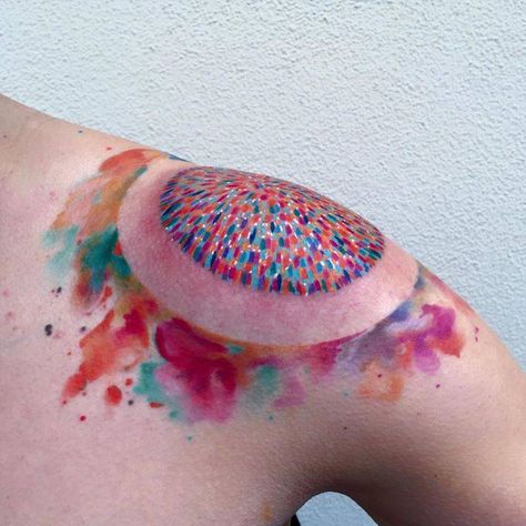 Abstract circle tattoo on the left shoulder. Worldwide Tattoo, Circle Tattoo, Circle Tattoos, Abstract Circle, Painting Tattoo, Ink Master, Abstract Tattoo, Art Video, Word Tattoos