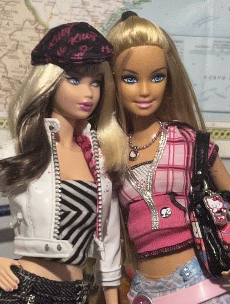 Barbie 2000 Dolls, Barbie Restyle, Barbie Doll Aesthetic, Old Barbie Dolls, 2000s Barbie, Modern Barbie, Y2k Barbie, Trashy Outfits, 2000s Outfit