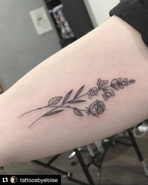 1891OriginalTattooCo on Instagram: “Tattooed by @tattoosbyeloise ・・・ Rose and snapdragon for the lovely Chelsea :) #floraltattoo #finelinetattoo #tattooedgirls #rosetattoo…” Dragon Snap Flower Tattoo, Snap Dragon Flower Tattoo, Snapdragon Flowers Tattoo, Snapdragon Flower Tattoo, Snap Dragon Tattoo, Snapdragon Tattoo, Tattoo Mom, Book Tattoos, Snap Dragon