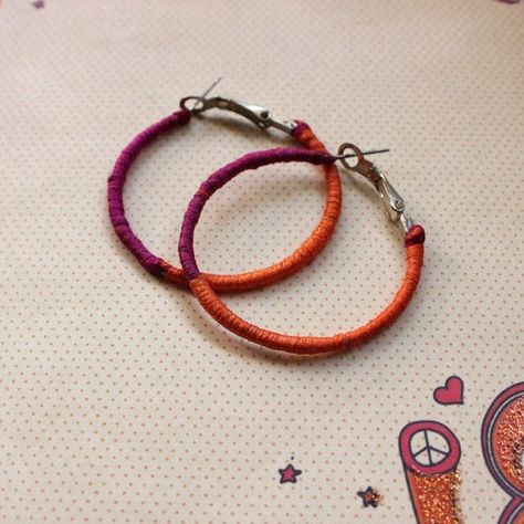 Wrapped Hoop Earrings, Diy Mod Podge, Jewelry Hoop Earrings, Jewelry Logo Design, Fiber Jewelry, Jewelry Tips, Wrapped Earrings, Earrings Diy, Earrings Inspiration