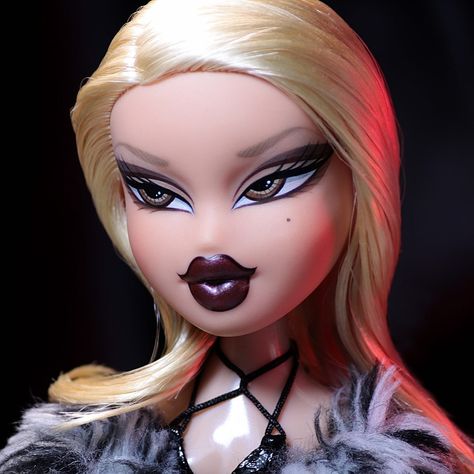 Bratz Doll Makeup, Bratz Makeup, Y2k Bratz, Bratz Doll, So In Love, Fashion Doll, Brown Eyes, Passion For Fashion, Fashion Dolls