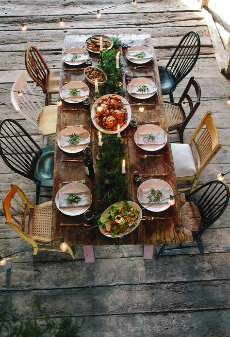 Rustic Friendsgiving Celebration Read More: http://www.stylemepretty.com/living/2014/11/17/rustic-friendsgiving-inspiration-delicious-recipes/ Friendsgiving Inspiration, Mismatched Dining Chairs, Mismatched Chairs, Shooting Inspiration, Farmhouse Chairs, House Vibes, Outdoor Dinner, Vintage Chairs, Deco Table