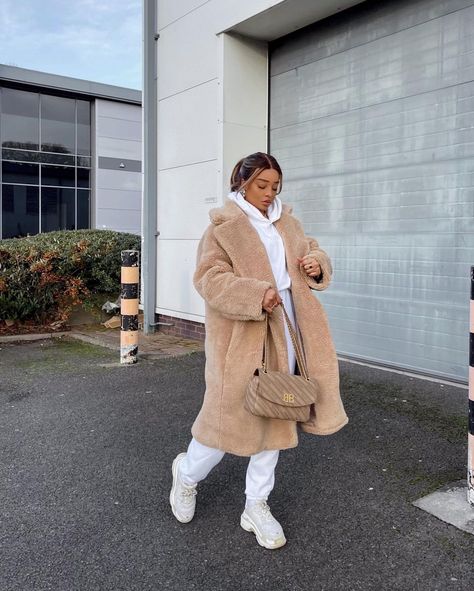 Teddy Coat Street Style, Teddy Coat Outfit, Asos Outfit, Outfit Links, Tracksuit Outfit, Trench Coat Outfit, Who Asked, Casual Outfits For Teens, Teddy Coat