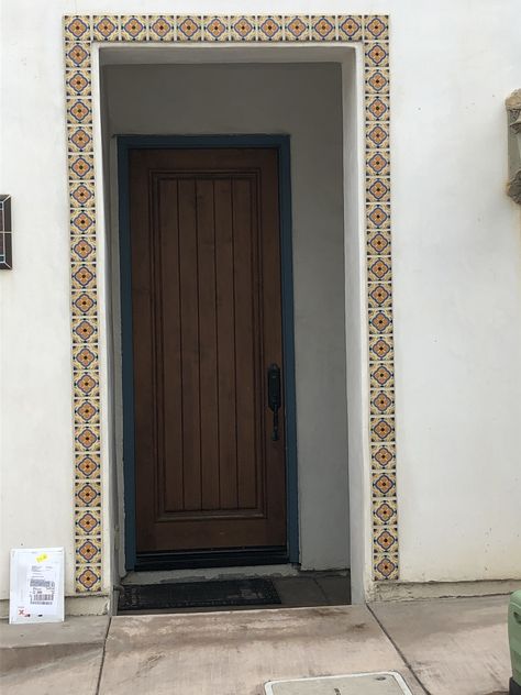 Tiled Door Frame, Tiles Around Door Frame, Tile Door Frame, Spanish Style Front Door, Spanish Style Doors, Spanish Exterior, Tile Repair, Spanish Villa, Mexican Tile