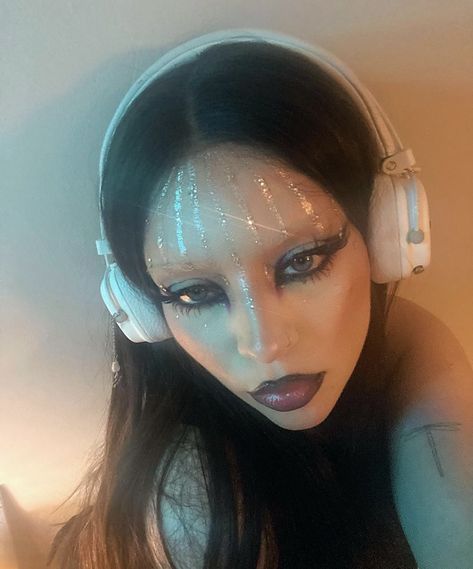 Alien Core Makeup, Aliencore Makeup, Sirencore Makeup, Alien Pretty, Ethereal Aesthetic Makeup, Cybergoth Makeup, Aespa Makeup, Cybercore Makeup, Mystical Makeup