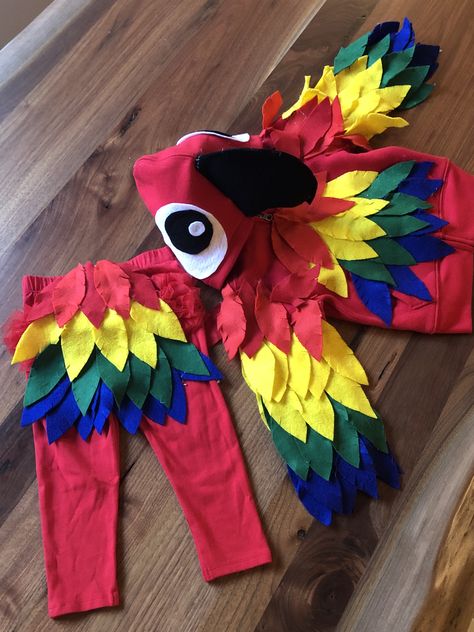 Baby Parrot Costume, Felt Parrot, Parrot Costume, Cartoon Character Costume, Bird Costume, Diy Costumes Kids, Homemade Costumes, Diy Toddler, Fancy Dress For Kids