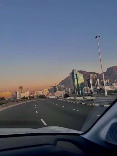 Cape Town Aesthetic Night, Cape Town Nightlife, Aesthetic Drive, Virgo Szn, Africa Aesthetic, Africa Sunset, Car Drives, Chill Photos, Beautiful Cities