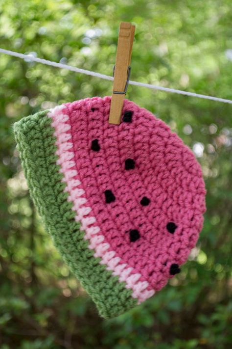 . Watermelon Crochet, Crochet Watermelon, Crochet Character Hats, Crochet Motif Patterns, Crochet Goodies, Crochet Girls, Crochet Baby Hats, Crochet Hat Pattern, Love Crochet