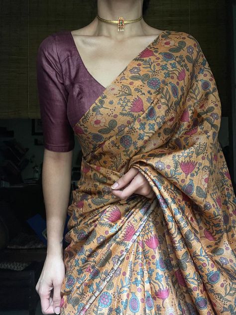 Indian Dress Up, Simple Saree Designs, Fashionable Saree Blouse Designs, Cotton Saree Designs, Desi Fashion Casual, Simple Sarees, Indian Fashion Saree, Blouse Designs Silk, Traditional Indian Outfits