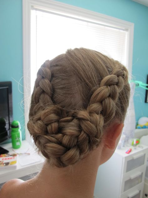 Sleek Braid, Ideas For Long Hair, Braided Updos, Ballet Bun, Movie Outfits, Bun Updo, Fantasy Hair, Beautiful Braids, Movies Outfit