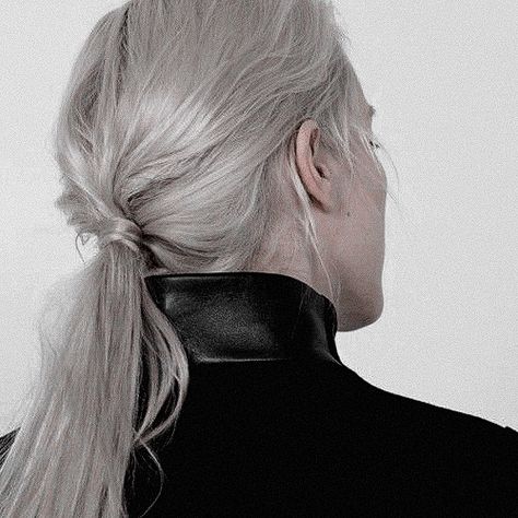 White Hair Men, Aemond Targaryen, Long White Hair, Yennefer Of Vengerberg, Targaryen Aesthetic, Lee Pace, House Of The Dragon, Legolas, Fantasy Aesthetic