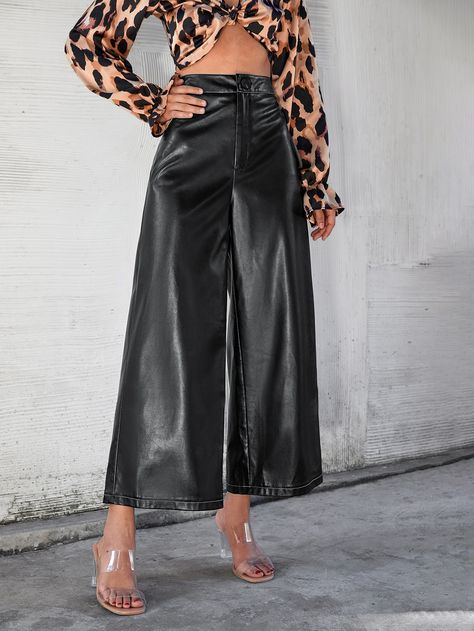 Plus Size Leather Pants, Leather Jogger Pants, Edgy Woman, Leather Pants Outfit, Leather Pants Women, Leather Pant, Black Leather Pants, Chic Leather, Cargo Pants Women