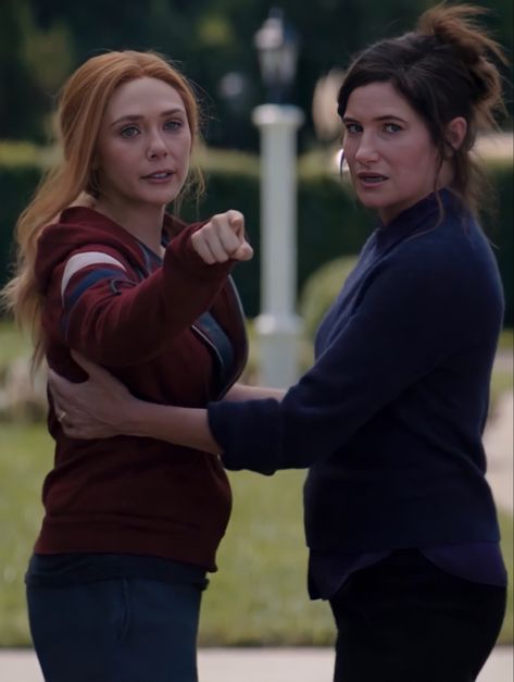 Wanda Maximoff And Agatha Harkness, Agatha And Teen, Elizabeth Olsen And Kathryn Hahn, Agatha X Wanda, Wanda And Vision Aesthetic, Wanda X Agatha, Nat And Wanda, Agatha And Wanda, 70s Wanda