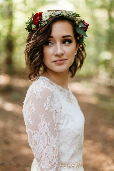 Wedding Hairstyles Medium Length, Romantic Wedding Hair, Short Wedding Hair, Short Hairstyle, Wedding Crown, Wedding Hair And Makeup, Bridal Flowers, Bride Hairstyles, Bridesmaid Hair