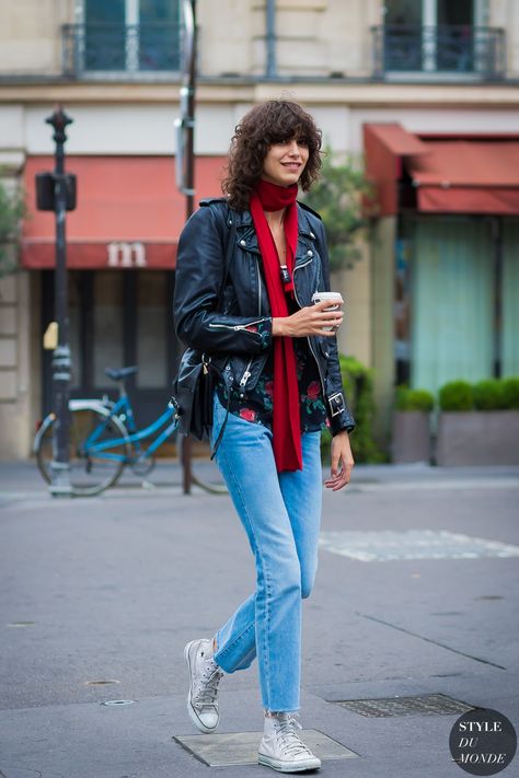 Mica Arganaraz Street Style Street Fashion Streetsnaps by STYLEDUMONDE Street… Jo Ellison Style, Jo Ellison, Mica Arganaraz, 2016 Street Style, Fashion Show Backstage, Street Style 2016, Model Street Style, Winter Outfit Inspiration, Street Fashion Photography