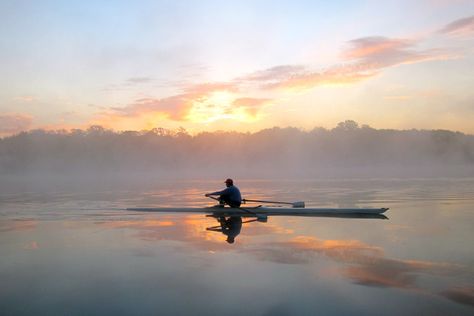 Rowing Aesthetic, Rowing Photography, Rowing Crew, Lower Belly Workout, Row Boats, Watercolor Birthday Cards, Sky Pictures, Personal Aesthetic, Sport Boats