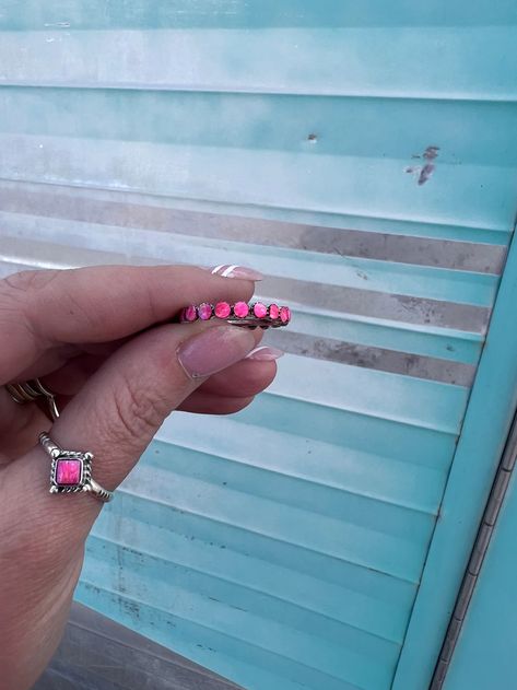 Hot pink opal all around ring! Barbie vibezzz 💖✨✨✨ Pink Western Jewelry, Western Fashion Jewelry, Western Rings, Cowgirl Accessories, Lucky Jewelry, Western Accessories, Cowgirl Jewelry, Belly Jewelry, Western Earrings