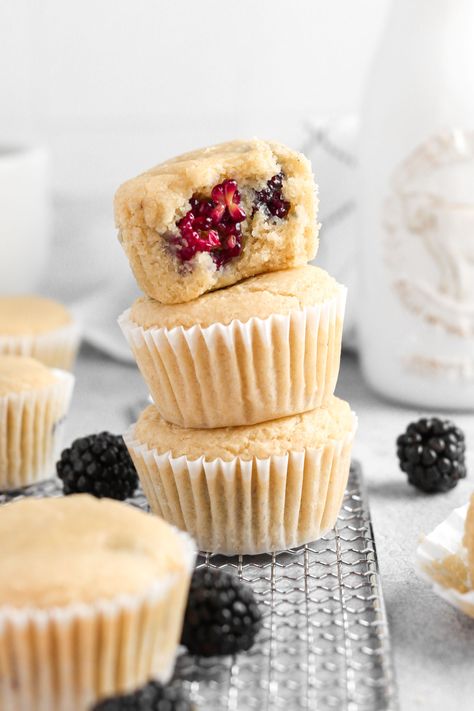 These vegan blackberry muffins are super soft, fluffy, and easy to make. They are made with almond flour and naturally sweetened with maple syrup, making them gluten-free and refined-sugar free. They are ready to enjoy in less than 30 minutes, and you only need one bowl to make them! The lemon juice combined with the plant milk creates a vegan buttermilk in these muffins, giving them a moist and fluffy texture. There are no eggs or dairy in the recipe. They are made with healthy ingredients. Blackberry Muffin Recipe, Vegan Breakfast Muffins, Sugar Free Donuts, Blackberry Muffins, Blackberry Muffin, Coconut French Toast, Sweet Smoothies, Keto Chocolate Cake, Fruit Salad Easy