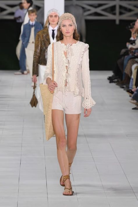 Ralph Lauren New York Fashion Week RTW Spring 2025 - Runway Ralph Lauren Spring Summer, Ralph Lauren New York, Ralph Lauren Fall, 2025 Fashion, Moda Outfit, Show Collection, Ralph Lauren Style, Spring Summer Trends, Runway Trends