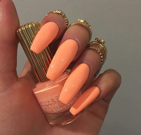 Bright Peach Nails, Peach Acrylic Nails, Acrylic Nails Stiletto, Orange Nail, Peach Nails, A I, Long Acrylic Nail Designs, Happy Nails, Nails Red