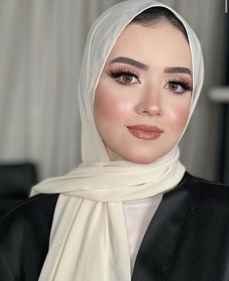 Pakistani Makeup Looks, Fashion Zine, Adventure Music, Hijab Makeup, Party Makeup Looks, Pakistani Bridal Makeup, Wedding Makeup For Brown Eyes, Music Instagram, Zine Design