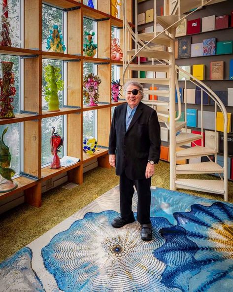 Dale Chihuly at his Boathouse studio, surrounded by his “Venetians” and his personal collection of art books. Native American Blanket, The Boathouse, Lake Union, Dale Chihuly, Unit Studies, Glass Paint, Royale High, Chihuly, University Of Washington