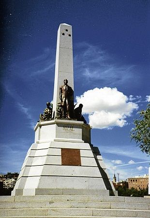 Rizal Monument #waterfrontMNL Rizal Monument, Jose Rizal, A Doctor, The Philippines, Style Outfits, City Lights, Manila, Doctor Who, Statue Of Liberty