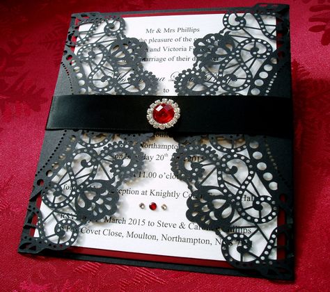 Gothic wedding invitation in black and red! www.quillsweddingstationery.co.uk https://www.facebook.com/pages/Quills-Wedding-Stationery/278003989009997 Gothic Wedding Invitations, Halloween Wedding Invitations, Gothic Themes, Goth Wedding, Dark Wedding, Black Wedding Invitations, Black Invitation, Black And White Wedding, Fantasias Halloween