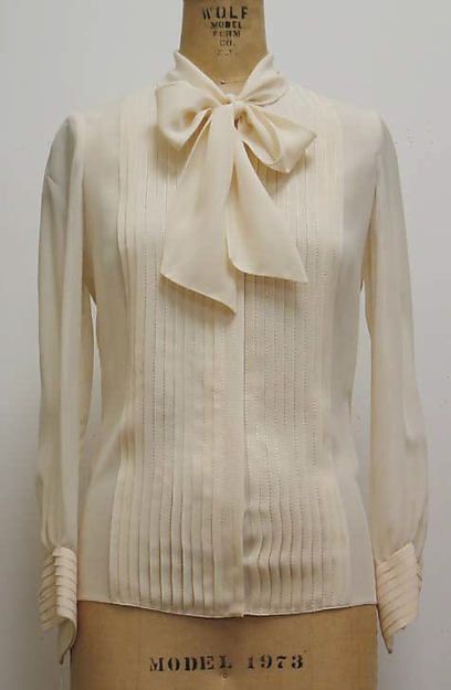 Vintage Chanel Clothing, Chanel Blouse, House Of Chanel, 20th Century Women, Fashion Creator, White Blouses, Disco Era, Chanel Jacket, Couture Outfits