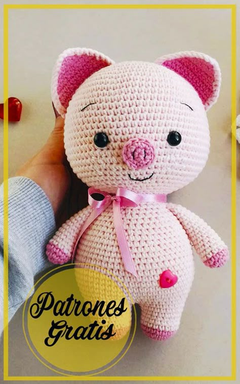 Hola queridos amigos. ¿Te gusta este dulce cerdo de ganchillo? Aquí se puede ver cómo hacer este cerdito amigurumi. Para crear una muñeca de cerdo de 6 pulgadas (16 cm) Diy Crochet Toys, Crochet Toys Free Patterns, Crochet Doll Tutorial, Crochet Toys Free, Easy Crochet Animals, Crochet Animal Amigurumi, Crochet Geek, Pola Amigurumi, Crochet Baby Toys