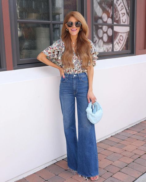 Wide Leg Outfit Jeans, Wide Legged Jeans Outfit, High Waisted Wide Leg Jeans Outfit, Wide Leg Jeans Outfit Fall, Outfits With Wide Leg Jeans, Wide Leg Jean Outfits, Styling Wide Leg Jeans, How To Wear Wide Leg Jeans, Wide Leg Jeans Outfits