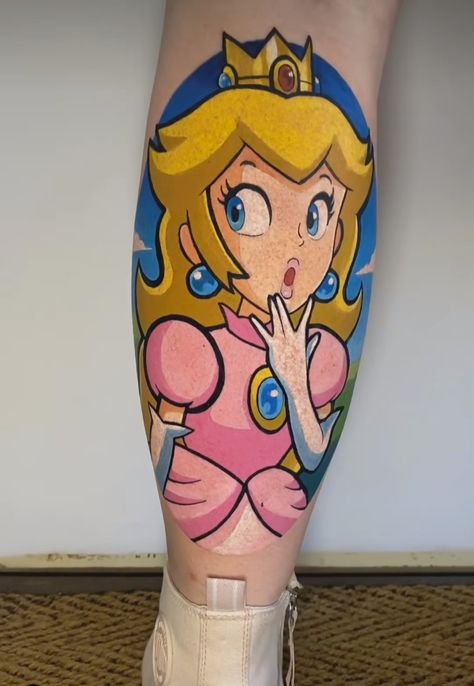 Princess Peach Tattoo, Peach Tattoo, Princesa Peach, New School Tattoo, School Tattoo, Tattoo Drawings, Princess Peach, Mario, Geek Stuff