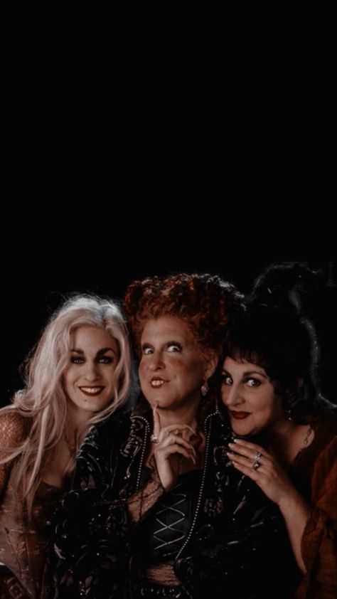 Hocus Pocus Lockscreen, Lockscreen Halloween, Hocus Pocus Aesthetic, Fall Wallpaper Halloween, Halloween Lock Screen, Halloween Lockscreen, Wallpaper Halloween, Sanderson Sisters, Halloween Wallpaper Iphone