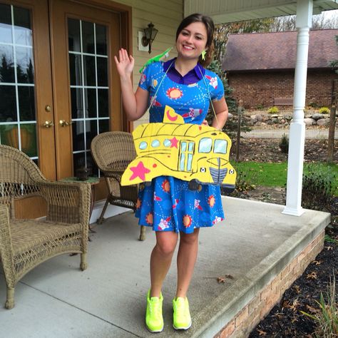 Ms Frizzle Halloween Costume Idea Mrs Frizzle Costume, Ms Frizzle Costume, Miss Frizzle Costume, Frizzle Costume, Mrs Frizzle, Storybook Character Costumes, Miss Frizzle, Book Character Day, Ms Frizzle