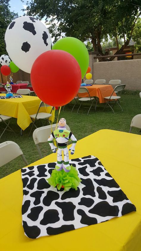 Toy story centerpieces ideas Toy Story Centerpieces Ideas, Toy Story Centerpieces, Toy Story Decorations, Toy Story Party Decorations, Centerpieces For Tables, Toy Story Baby, Centerpieces Ideas, Jessie Toy Story, Toy Story Theme