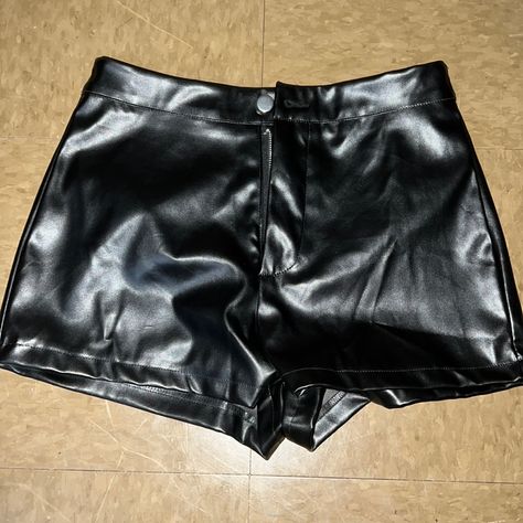 Black Level Shorts Size S Never Been Worn Black Leather Short, Shein Shorts, Black Leather Shorts, Winter Shopping, Oc Stuff, Leather Short, Cat Woman Costume, Leather Shorts, Women's Costumes