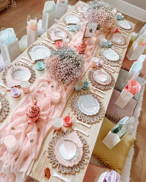 Yea Party Set Up, Tea Party Buffet Table Display, Boho Disney Princess Party, Disney Princess Tea Party Birthday, Tea For Three Birthday Party, Princess Picnic, Pastel Tea Party, Tea Party Picnic, Disney Princess Tea Party