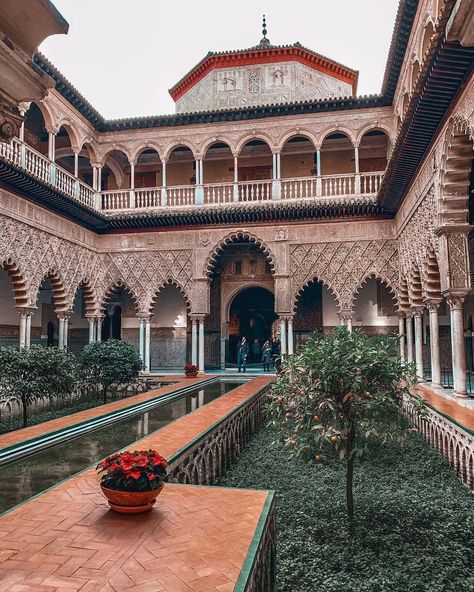 Royal Alcázar of Seville, Seville, Spain! @laura.lukacsova « Chosen b Alcazar Seville, Islamic Wallpaper Hd, Seville Spain, Portfolio Site, Islamic Wallpaper, Andalusia, Seville, Archaeology, Photography Inspiration