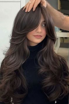 Long Layers With Curtain Bangs Long Hair Wavy, Curtain Bangs Butterfly Cut Long Hair, Trendy Haircuts For Long Hair Bangs, Long Haircut Curtain Bangs, Haircuts For Long Wavy Hair, Curtain Bangs For Long Hair, Waves With Curtain Bangs, Trendy Haircuts For Long Hair, Side Bangs With Long Hair