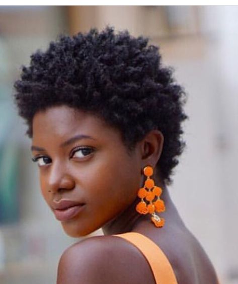 Fancy Short Hair, Natural Hair Twa, Short Natural Curly Hair, Twa Hairstyles, Natural Hair Cuts, Natural Hair Short Cuts, Natural Afro Hairstyles, Natural Hair Twists, Hair Crush