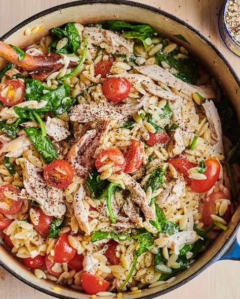 It's just the thing you crave at the end of a busy day. Healthy Chicken Orzo, Chicken Thighs And Orzo, Chicken Orzo Recipes, Orzo Dishes, Orzo Recipes, Chicken Orzo, One Pot Dinners, Healthy Pasta, Creme Dessert