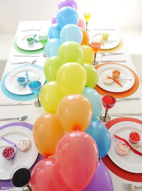 Rainbow Party Shopkins Party Decorations, 4de Verjaardag, Pearl Balloons, Rainbow Theme Party, Dinner Party Decorations, Rainbow Parties, Birthday Dinner Party, Party Tablescapes, Diy Balloon