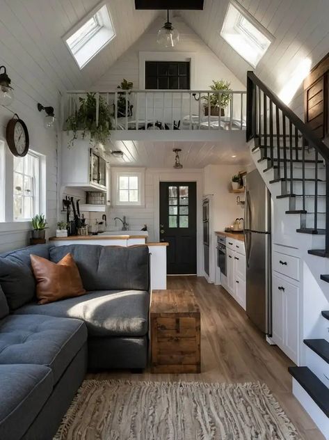 399 Sq Ft Tiny Home, Tiny House Videos, Loft House Design, Tiny House Loft, Tiny House Layout, Tiny House Inspiration, Loft House, Tiny Spaces, Tiny House Interior