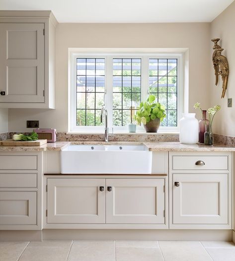 Pretty in Pink - Martin Moore Butlers Sink, Luxury Kitchen Designs, Monochrome Kitchen, A Room With A View, Strawberry Kitchen, Dreamy Garden, Kitchen Custom, Modern Coastal Decor, Road House