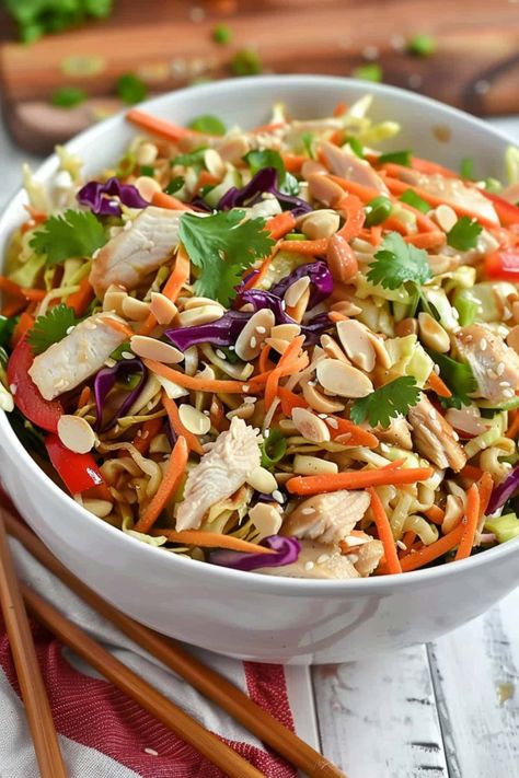 Crispy Chow Mein, Crunchy Noodles, Crispy Chow Mein Noodles, Homemade Chicken Alfredo, Chinese Salad, Chicken Salad Dressing, Chinese Chicken Salad Recipe, Bean And Bacon Soup, Crispy Noodles