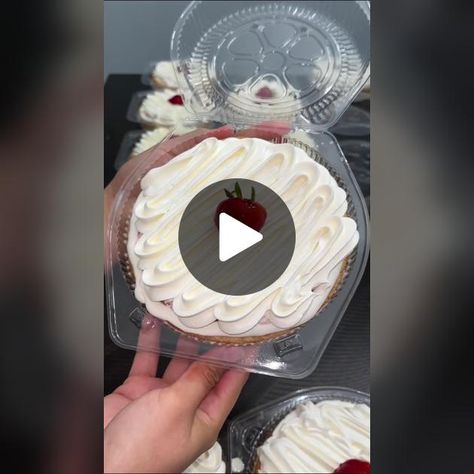 TikTok · Stephanyml Pastel 3 Leches, Tres Leches Cake, Tres Leches, Packaging Ideas, Ibiza, Pastry, Pastel, The Creator, Packaging