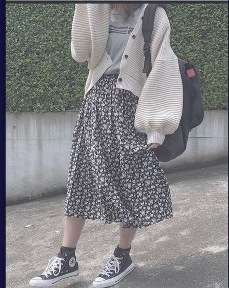 Spacecore Fashion, Modest Long Skirts, Modest Fashion Outfits, Indie Fashion, Look Vintage, Outfit Inspo Fall, Edgy Outfits, Outfits Casuales, Modest Outfits