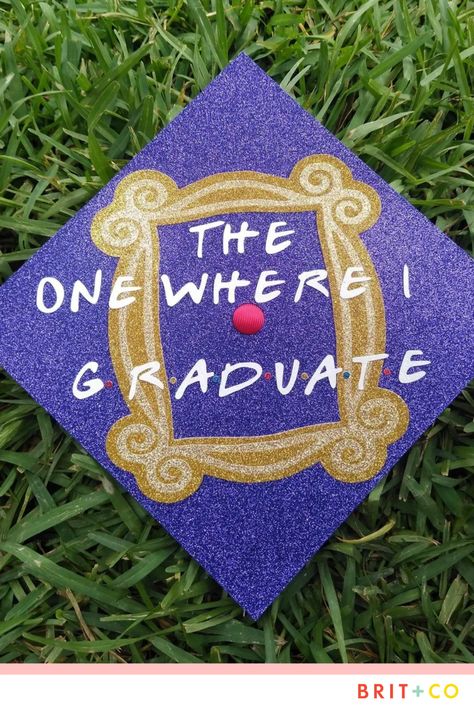 High School Graduation Cap Designs, Diy Grad Cap, Glitter Graduation Cap, Grad Diy, Friends Graduation, College Grad Cap Ideas, Grad Cap Decorated, Graduation Cap Decoration Diy, Custom Graduation Caps