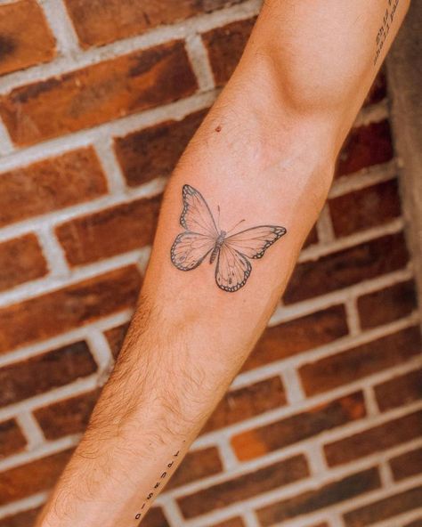 Fine Line Butterfly Tattoo, Line Butterfly Tattoo, Fine Line Butterfly, Line Animals, Mens Butterfly Tattoo, Line Butterfly, Butterfly Tattoos On Arm, Butterfly Hand Tattoo, Tattoo Shading